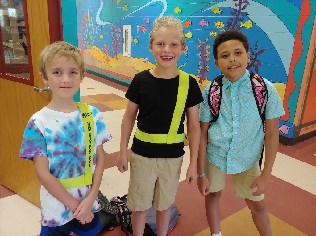 ZumMidRivers's tweet photo. Safety Patrol is at their post and ready! #MREstrong https://t.co/a17q7CFA3S