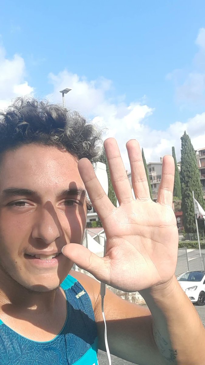 Matteopaiella99's tweet photo. A LAZIA BATTI ER 5 https://t.co/S0lFJkIPRu