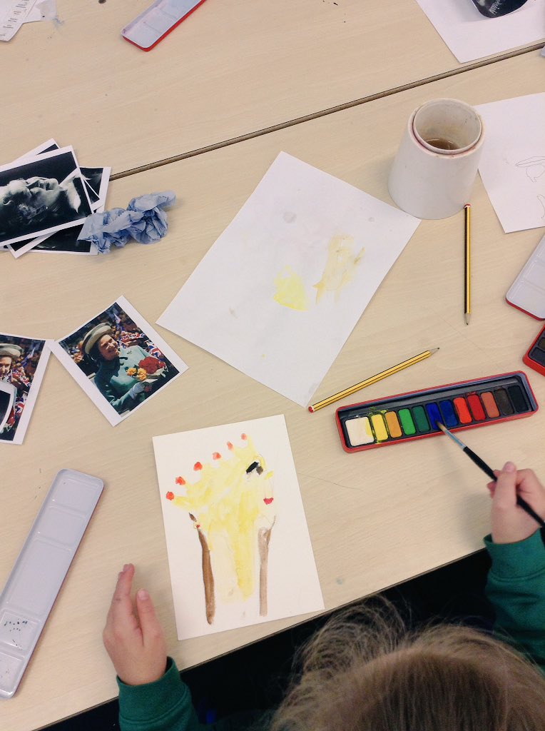 svdp_school's tweet photo. Year 3 are painting portraits of our late Queen Elizabeth II. "She was Queen for 70 years".
"She was kind and understanding"
"I like art because we get to paint"
#svdepART @RoyalFamily https://t.co/1Uww9H4HSQ