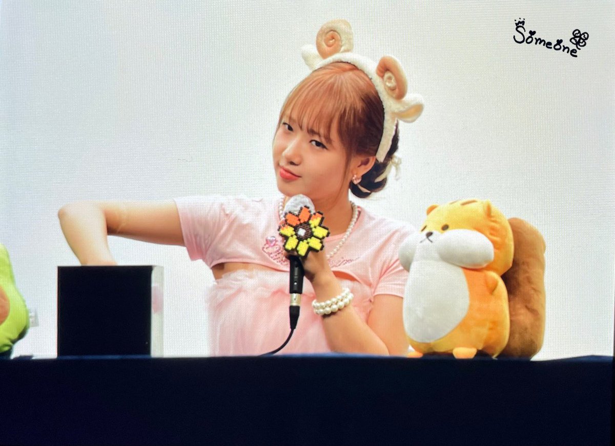 yoovjung's tweet photo. SOMEONE_1112:220916 에버라인 팬사인회 프리뷰

#최유정   #CHOIYOOJUNG   
#Sunflower #선플라워  #Sunflower_PEL    
#WekiMeki https://t.co/TpiWAJvhFJ