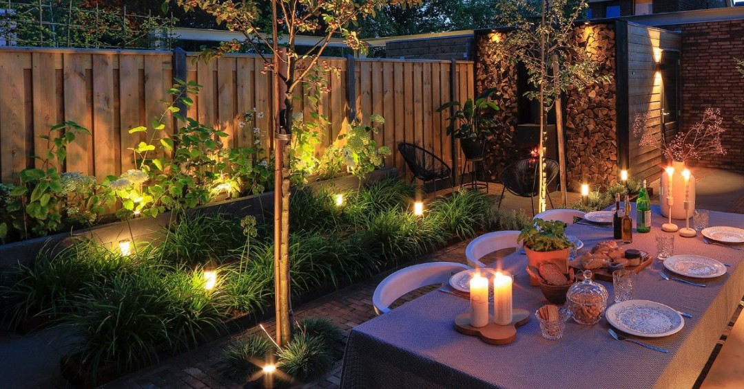 Autumn is close but that doesn’t mean you can’t give your backyard a cozy ambiance with @inlitedesign outdoor lighting. There are some wiring methods and installation requirements necessary to ensure your space is safe, so be sure to work with a licensed electrician.