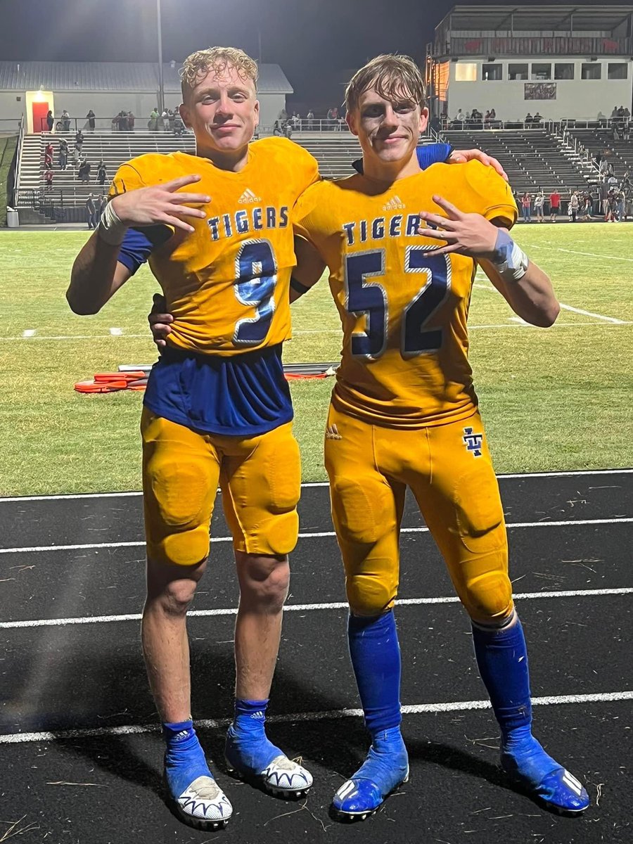 jerlacook's tweet photo. Game day is my Favorite Day!!! #LTNation #WeWillWin @LacookJessica @jaxon_lacook @LacookJacoby https://t.co/R0rLQUvGpo