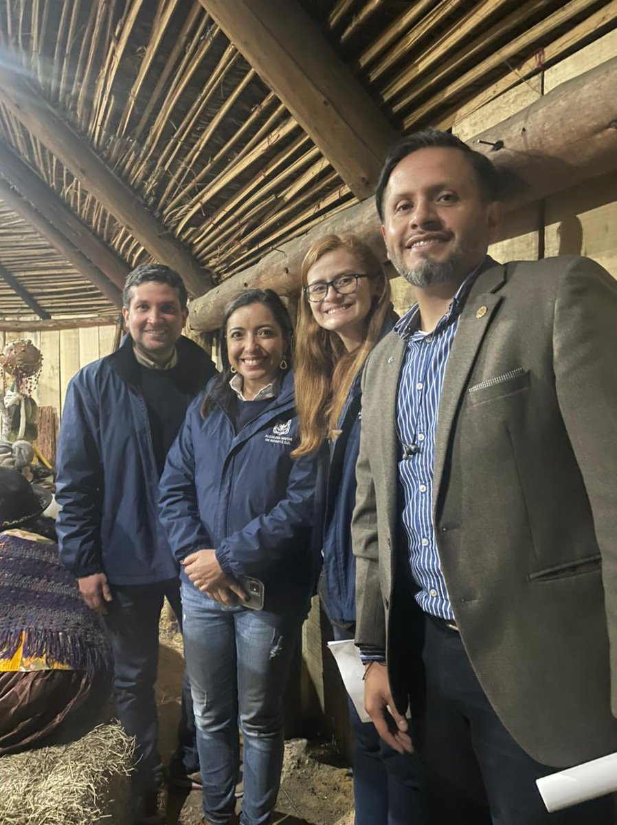 LaRegionCentral's tweet photo. En compañía del @IDECUTCundi asistimos al lanzamiento de la estrategia de bienestar #TurismoRE del @IDTBogota, la cual busca realizar una experiencia sensorial que permita: REencontrarse consigo mismo, con la naturaleza y con las buenas energías. 🍀🌻 https://t.co/Wg6NIDaPPJ