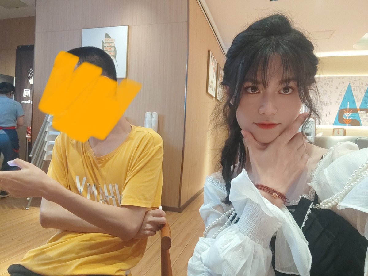 想回到以前穿女装和室友出去玩的时候啦 https://t.co/h03iVR2rZ1