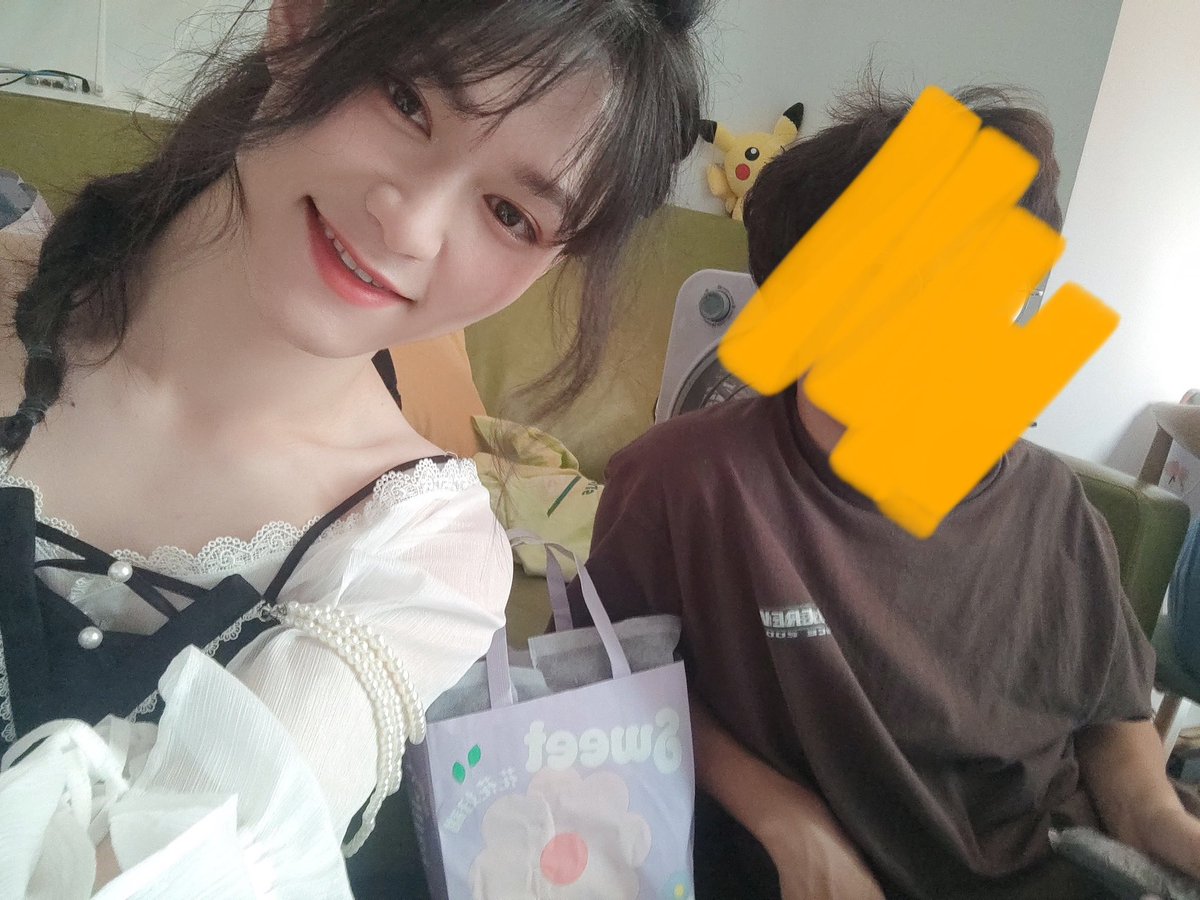 想回到以前穿女装和室友出去玩的时候啦 https://t.co/h03iVR2rZ1