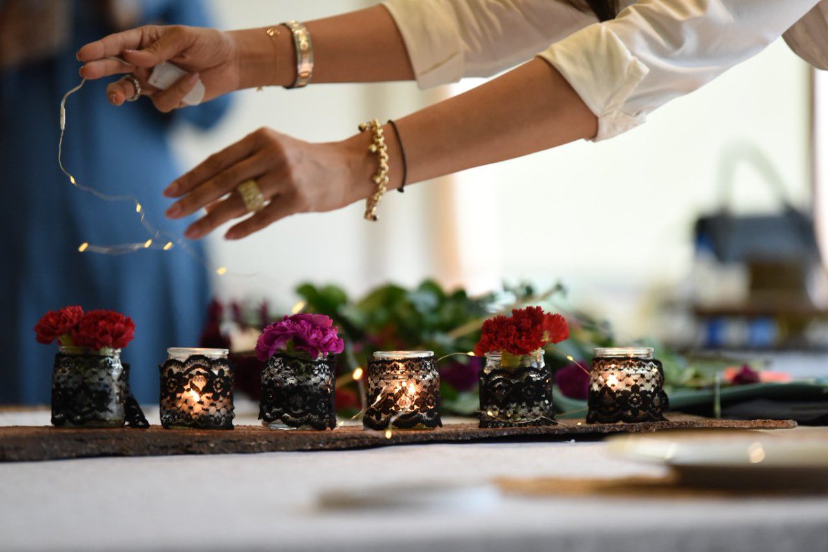 🍴Festive table styling with Ami Kothari 🍴
~3rd September 22’~
An afternoon well spent learning the aesthetics of dining couture with the ace table stylist Ami Kothari.

#eobhopal #eosouthasia #tablesetting #tableaesthetics #dinningcouture #eolearning 
@diningcouture