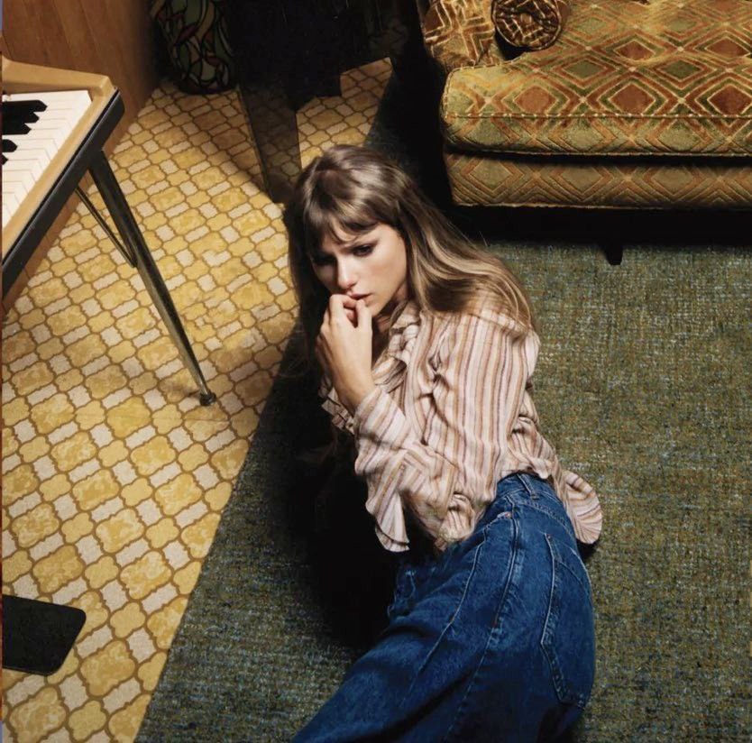 folkloreraree's tweet photo. Could I be more excited for the midnights album? https://t.co/jJ9SWvYfHS