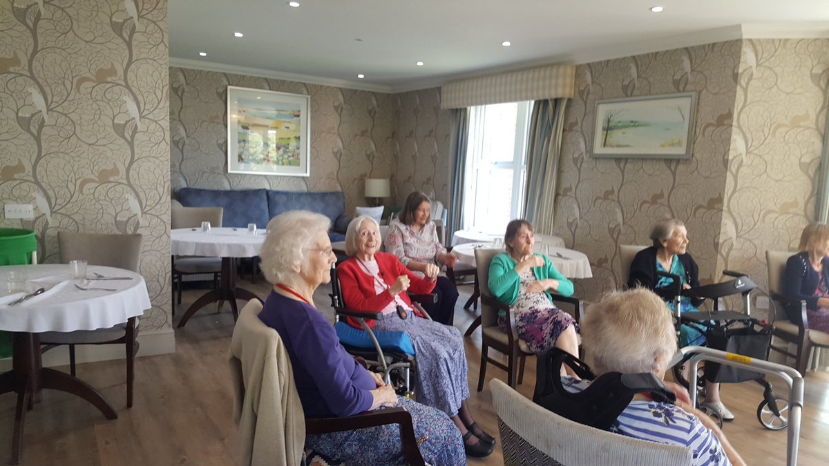 ManorHouseKnare's tweet photo. #feelgoodfriday #keepfit 
Great morning of @anchorzestwell1 for our residents, we were really getting into the groove this morning! @HelenCore1 💜🏃‍♀️🕺 https://t.co/u3NKzUtCOk