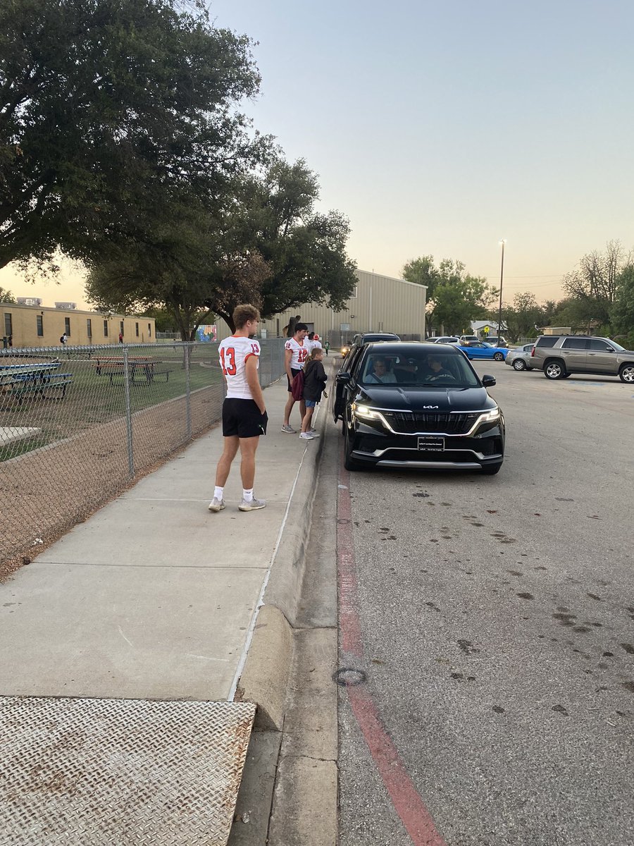 AngryOrangeFB's tweet photo. Enjoyed our morning @glenmorejets @SAISD_Athletics @CentralCan https://t.co/eBN0Ahj0l4