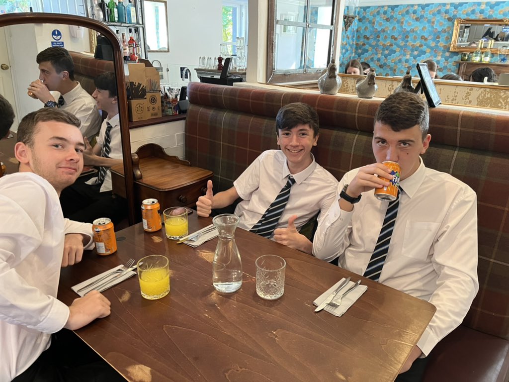 BishopbriggsMFL's tweet photo. Bon appétit ! What a fantastic French food experience at @beaumartintheco for our senior French pupils. #délicieux @BishopbriggsAC 🐌🇫🇷 https://t.co/52huUZtZI0