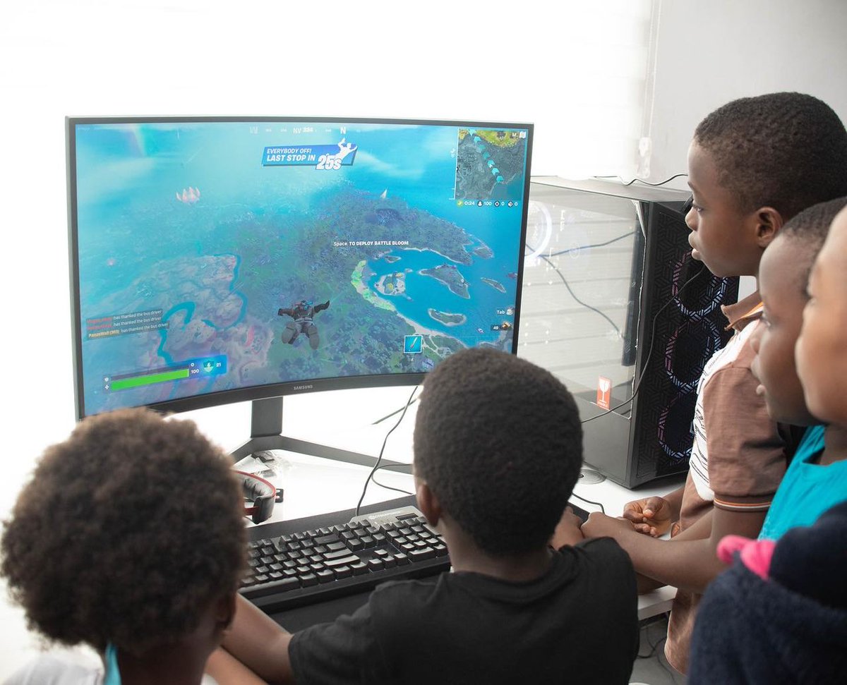 spaceformat123's tweet photo. Did you know our makerspace is now equipped with the latest VR sets and a gaming station for esports?

Students can develop leadership and real world skills from esports thereby preparing them for future success.

Schedule a visit today!

#gaming #eSports #STEM #VR https://t.co/rFoeyUKIdF