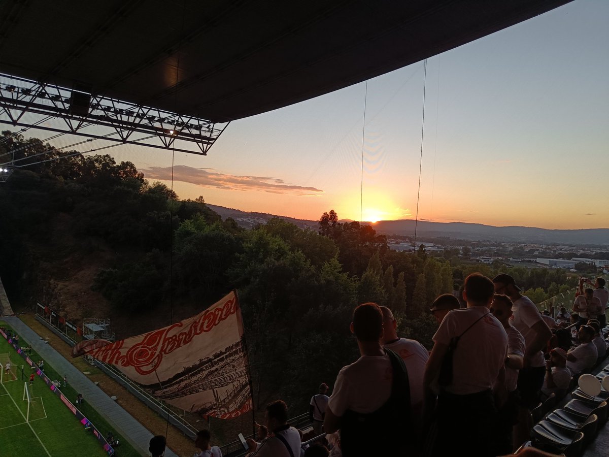 Porto toll. Braga toll. Stadion toll. Unioner toll. Spiel egal. Stadionschreihals unerträglich. Spezialgrüße gehen raus an die französischen Fluglotsen. #SCBFCU #fcunion