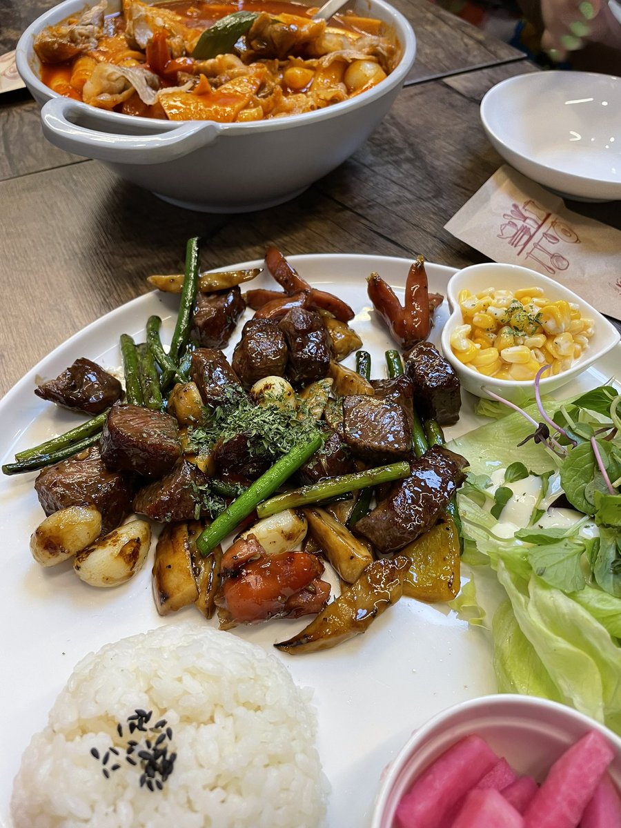 mom_jy_'s tweet photo. こちらもまた美味しかった〜
明るいおんまと優しいヒョンの
ユギョムカゲ🥩遠いけどね😅
#stakebox https://t.co/gdfOw8pmVy