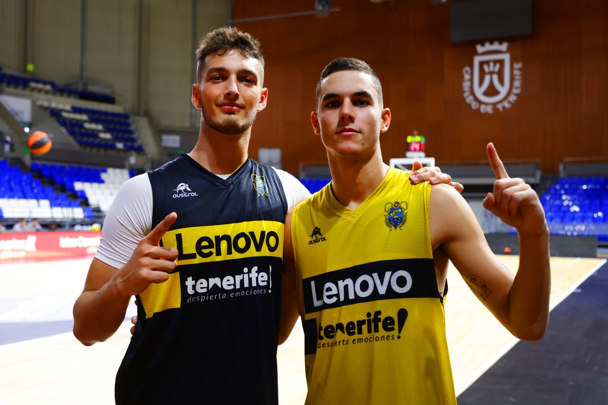 CB1939Canarias's tweet photo. 🏀  @MarkIvankovic y @a1bercabrera viajan hoy a tierras vascas para incorporarse cedidos al @zornotzast de #LEBPlata

🙏  Gracias por todo lo que nos han ayudado en esta pretemporada.

💪 💚  ¡Y mucha suerte! ¡A seguir creciendo! https://t.co/yqGeMzk2hd