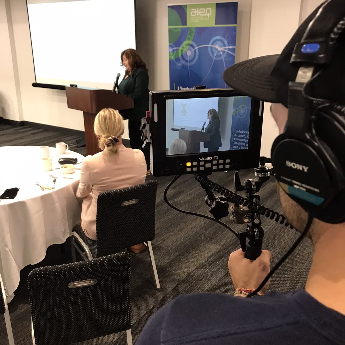 DMorneau's tweet photo. Doublelight Productions International en tournage de 5 capsules #vidéos (secteur énergies vertes) pour l’Association de l’Industrie électrique du Québec (AIEQ). Tournages auj à Québec et mardi à MTL. #DoublelightProductions #énergiesvertes #électricité https://t.co/Pb0Jvm3y6R