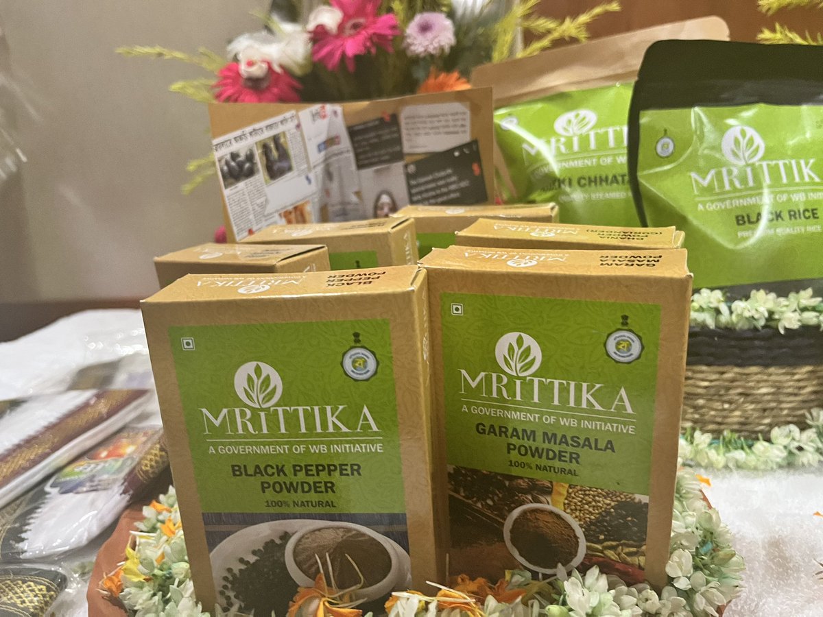 zubibhaskar's tweet photo. Wonderful packaging by #WBCADC under Dept of Panchayats and RD to bring the produce of farmers and Producer Groups across the state to the tables in Kolkata. The products are grown organically and quality controlled. The frozen food section is exceptional @wbprd @mvraoforindia https://t.co/OGA8qLYKom