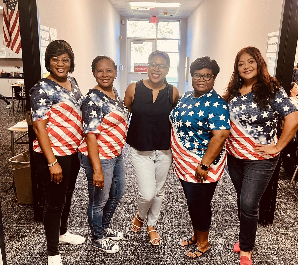 Monica Auffant (@laprofemoni) on Twitter photo Happy #ConstitutionDay <a href="/JaneWessendorff/">Jane Wessendorff Middle School</a> 🇺🇸#RedWhiteBlueStampede <a href="/LamarCISD/">Lamar CISD</a> Happy #ConstitutionDay <a href="/JaneWessendorff/">Jane Wessendorff Middle School</a> 🇺🇸#RedWhiteBlueStampede <a href="/LamarCISD/">Lamar CISD</a>