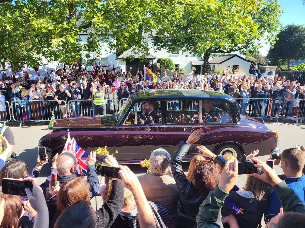 kegeorge20's tweet photo. Llandaff village in all its glory today to welcome King Charles and Queen Consort 👑 https://t.co/9Aj2mTKDje