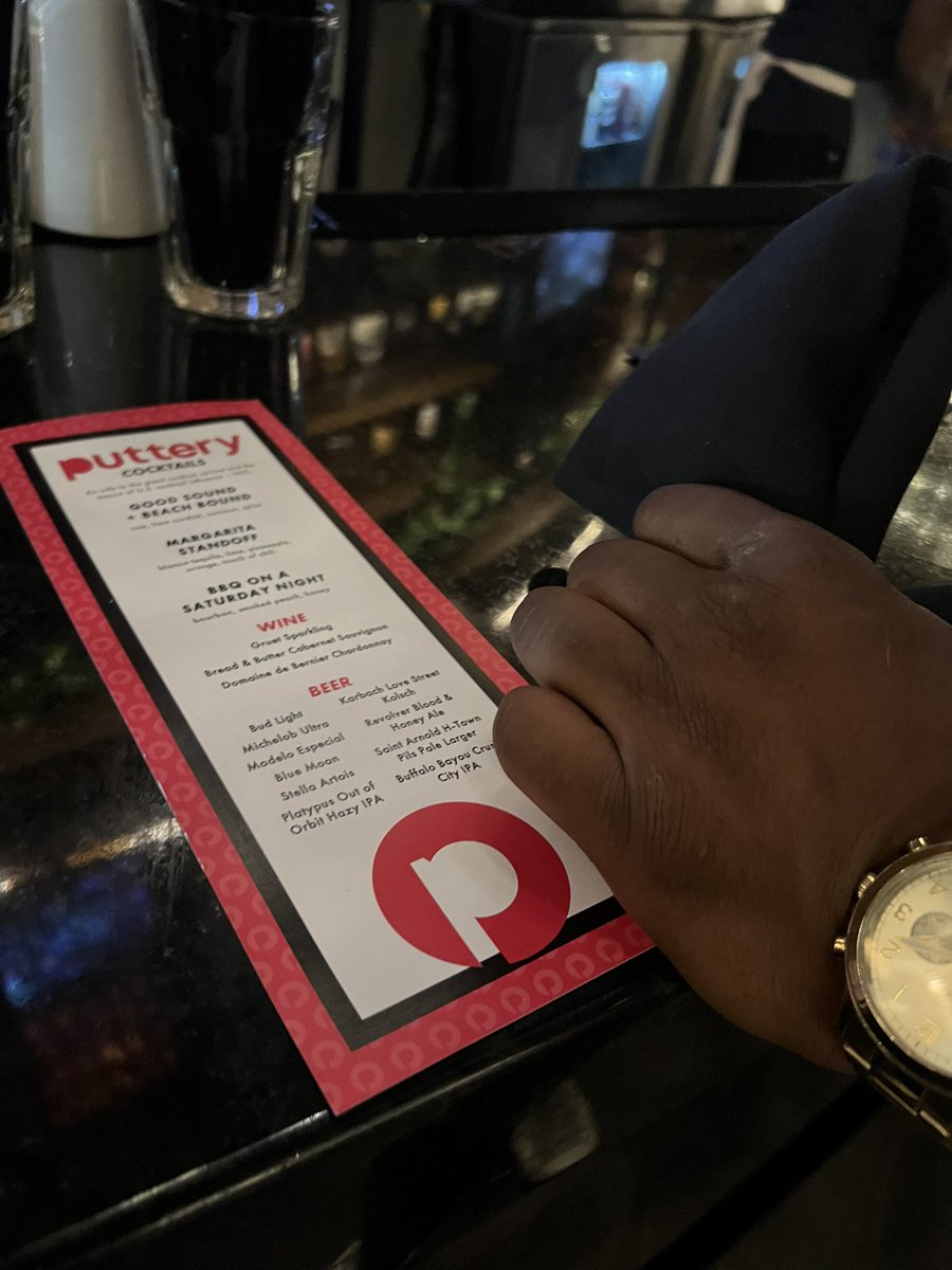 Courtlove98's tweet image. They have some dope Cocktails 🍹 part of why I can barely function today!! Open bar on a Thursday is wild 🤣🤣 Houston we have a new spot!!  #puttery