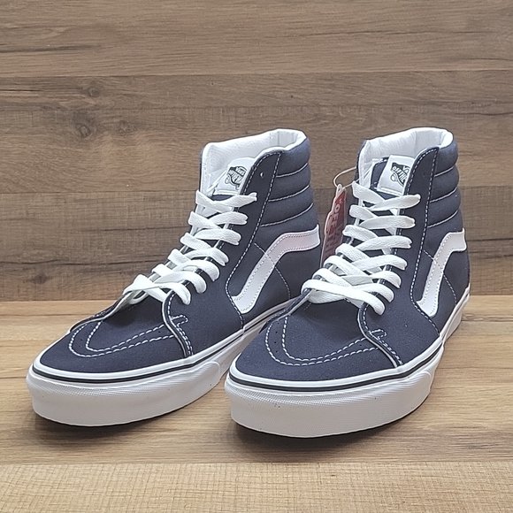 CollectiveMarie's tweet photo. So good I had to share! Check out all the items I'm loving on @Poshmarkapp #poshmark #fashion #style #shopmycloset #vans #nike: https://t.co/0OR7G4EIN9 https://t.co/lPhHMgv3fq
