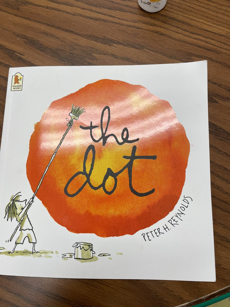 5th graders working on their “dots” with Mrs. Emanuel. 🎨🔴