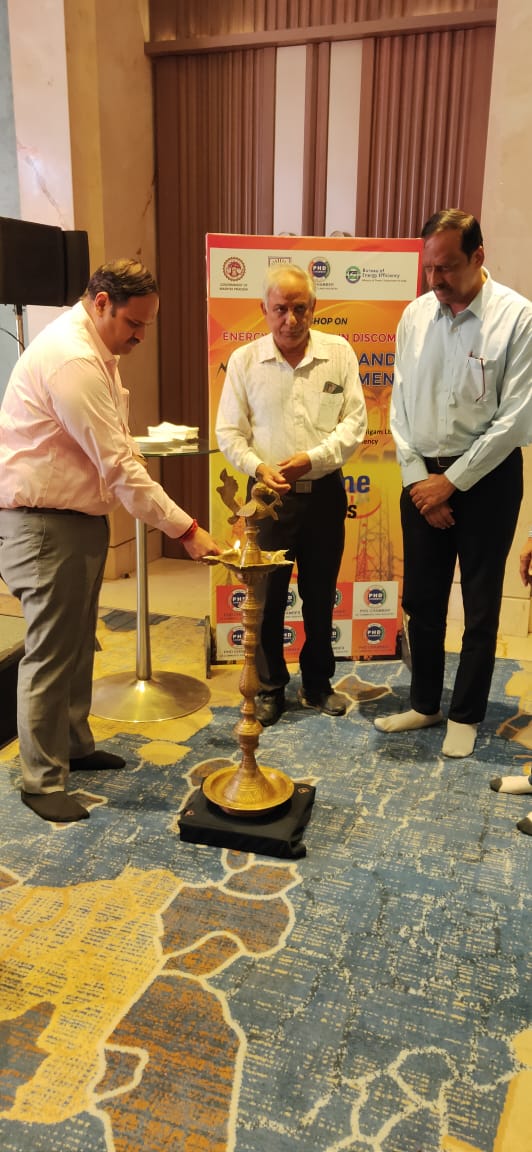 Workshop on DISCOM-DSM conducted at Indore,16/09/2022 supported by <a href="/beeindiadigital/">Bureau of Energy Efficiency (ऊर्जा दक्षता ब्यूरो)</a>. About 50 Engineers &amp; officers from,<a href="/MPEBIndore/">MPPKVVCL INDORE</a>,<a href="/SwachhIndore/">Indore Municipal Corporation</a> ,<a href="/IndoreSmartCity/">IndoreSmartCity</a> and subject experts from across country attended.Various energy conservation options were discussed in the workshop.