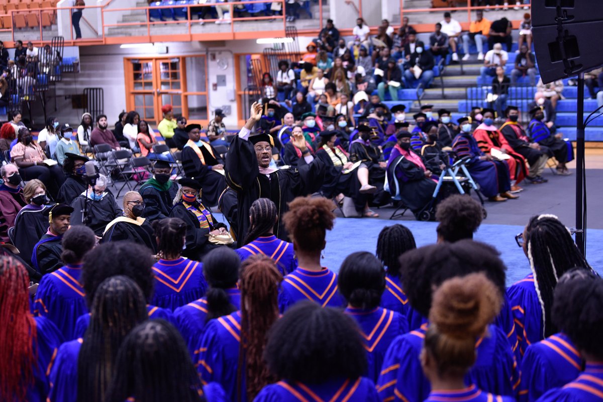 MorganStateU's tweet image. It's official! Morgan State's annual Matriculation Convocation represents our official welcoming ceremony of the academic year, where faculty, staff and students greet and welcome new students entering the University for the first time. #FairMorgan

📸 bit.ly/MorganStPix