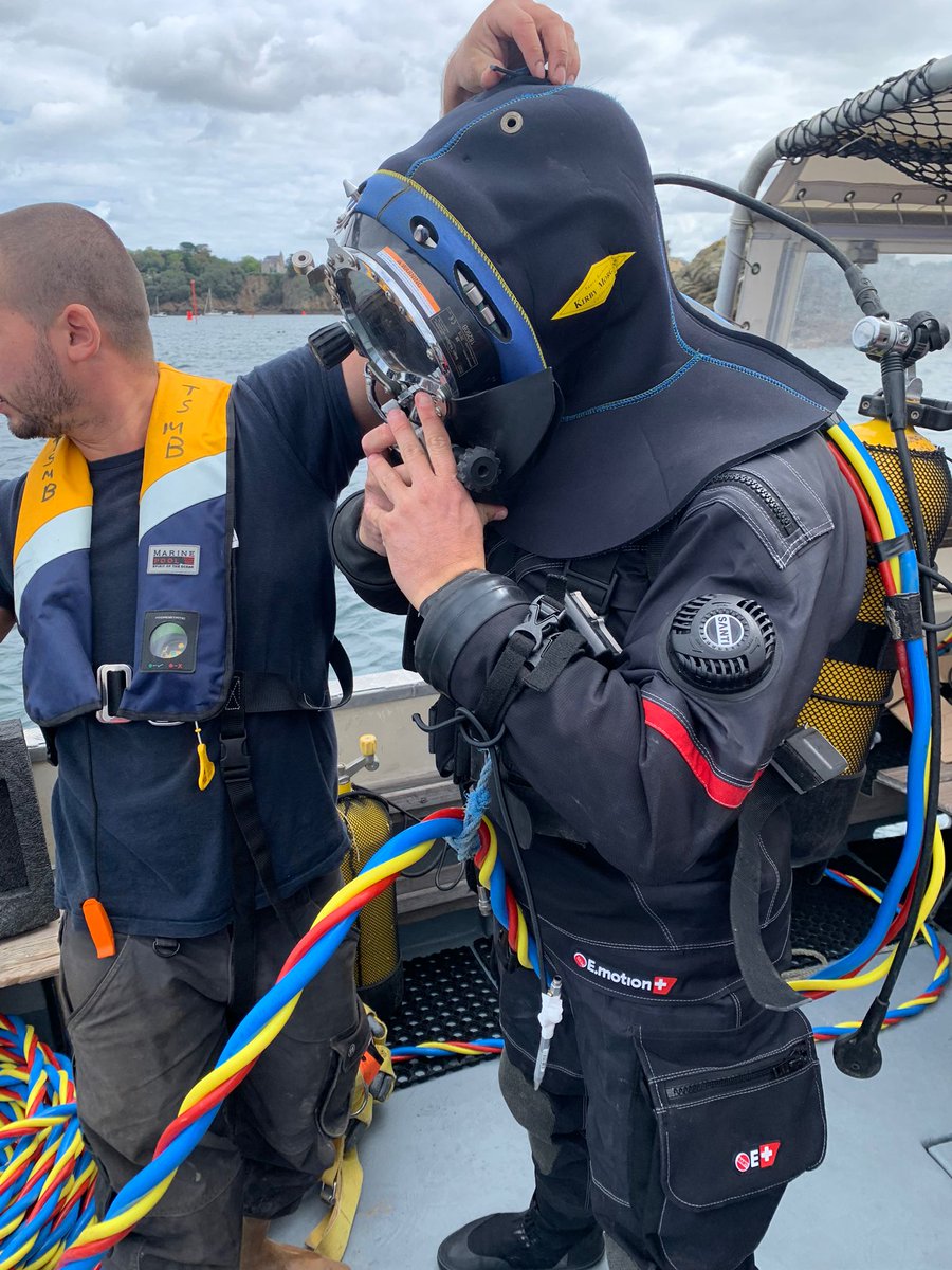 🎥En direct : Duplex sous-marin organisé par le MNHN de Dinard
Aujourd'hui nous sommes à bord d'un bateau du SMPE, amarré à un mouillage MARINEFF et deux plongeurs sont à 16 mètres de profondeur pour nous montrer et nous commenter les résultats du projet.🦐🐟