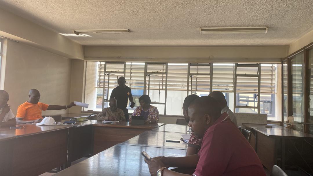 FozeuT's tweet photo. 4 Federations representing all Civil servants in Zimbabwe met today and resolved that government has up to 26 September 2022 to fulfil the promise of a salary increment.  If government fails all Civil servants will completely withdraw their labour. @ARTUZ_teachers @ProgressiveOf https://t.co/8FLB6XpFde