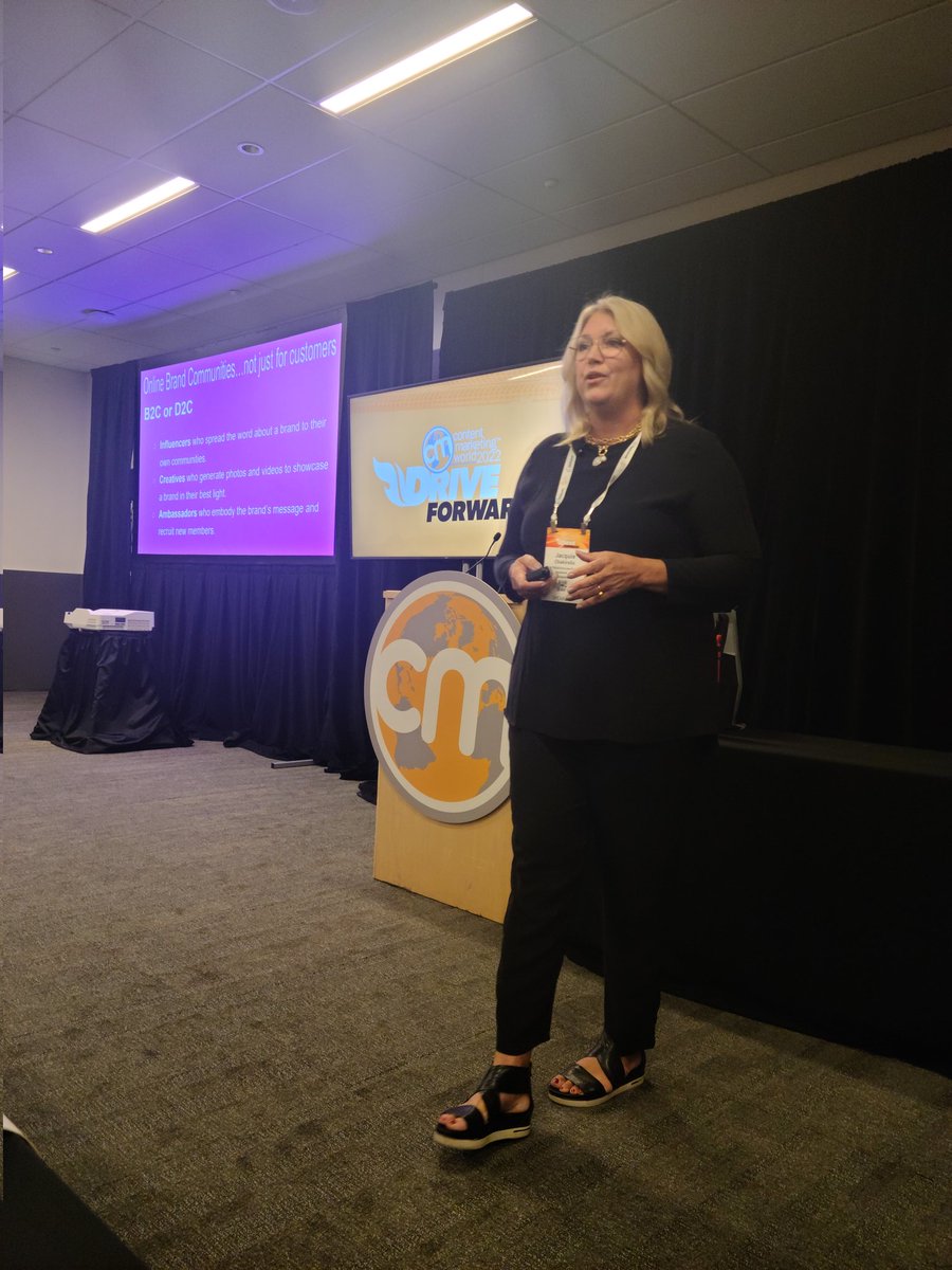 Great way to end #CMWorld sessions - loved <a href="/JacquieChak/">Jacquie Chakirelis | #CMWorld Speaker</a> discussion about creating content to change the world. "Content can't change the world, community can. We have to start thinking beyond audience and start thinking about community."