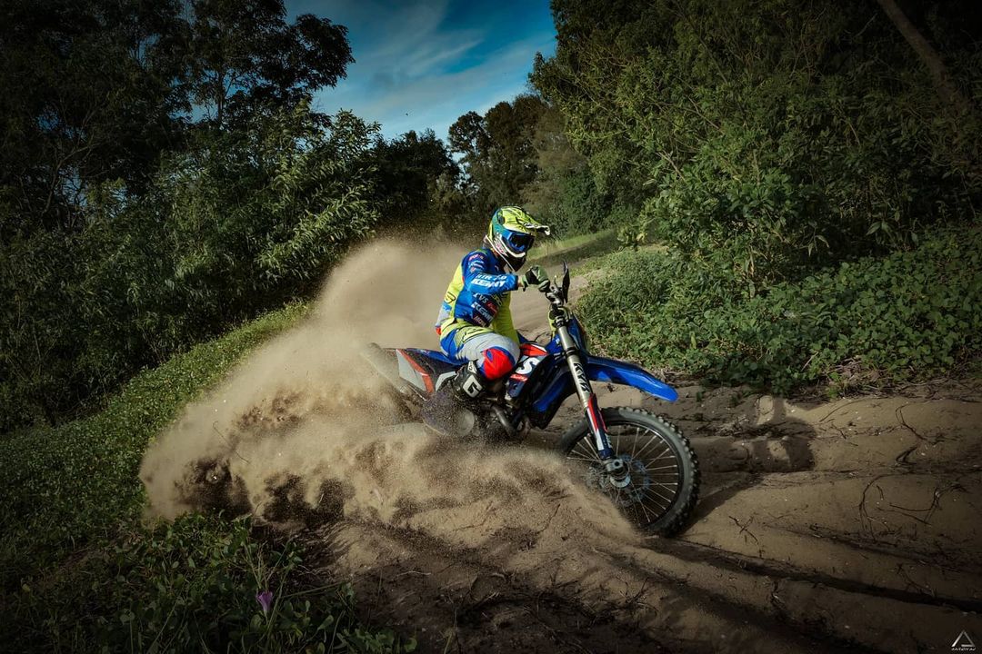 lumix_india's tweet photo. Rolling into the weekend likeβ¦
Drop π₯³ if you are excited about the weekend.
Credits: Aaron Joseph
Camera: #LumixS1
#MotionPicturePerfect #LumixIndia #FullFrameUncompromised #Photography #lumixphotography #automotivephotographer #motocross #sportsphotography https://t.co/TMtOK3rScu