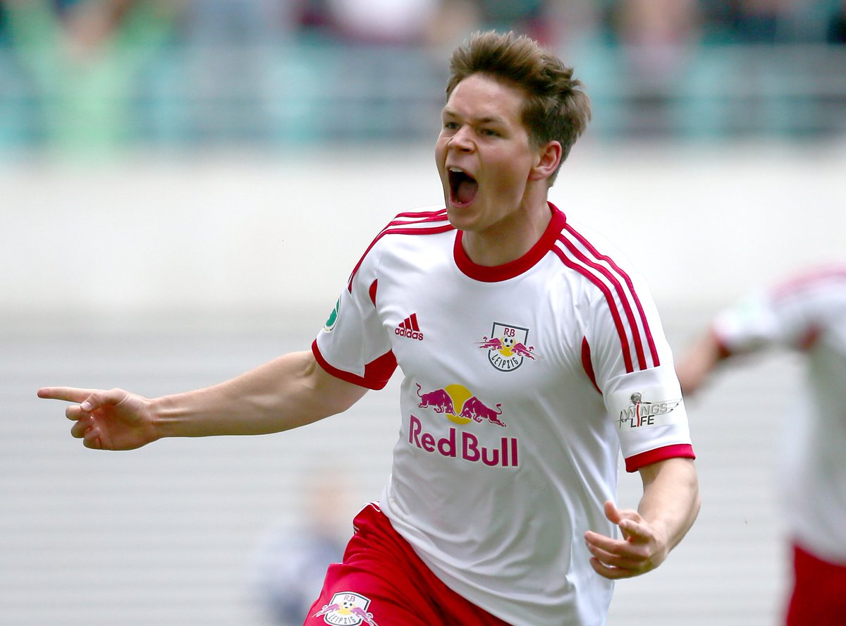 leipzig_br's tweet photo. Aniversário de Dominik Kaiser! 👑🎂🎊

Kaiser foi uma referência por vários anos em Leipzig, chegou ainda na Regionalliga e esteve jogando até a Bundesliga 17-18.

Kaiser sempre será uma referência para os Touros Vermelhos! Ele está completando 34 anos.

#RBLeipzig 
#Kaiser https://t.co/8dqfaA1aQe