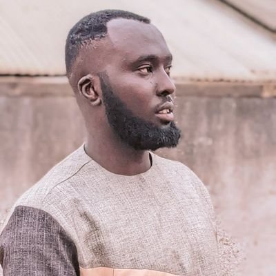 Umunyabugenii's tweet photo. Humura nawe ndabona yarakuremye itararuha ahubwo nuko yakoreshejeee ibumba ryijimyeee🐒🐒🐒 https://t.co/12qmAw32d4