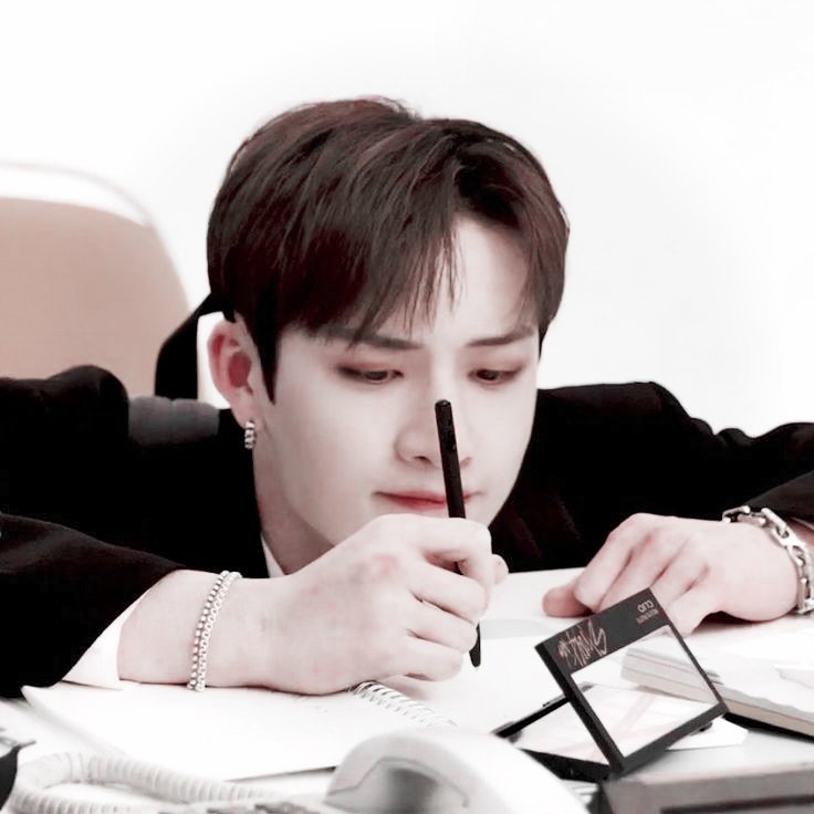 ｱﾉズﾑ (فن‌اکانت) tweet media