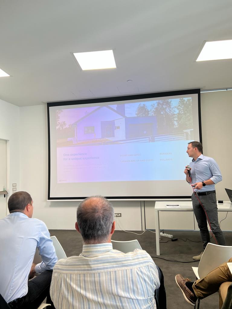 1Control_it's tweet photo. 1Control è stata selezionata per il 2° Bootcamp di #HabiTech, acceleratore di #proptech e #ediliziasostenibile di @GruppoCDP insieme a @Digital_Magics e @MassChallenge
Abbiamo raccontato il nostro percorso di crescita e gli obiettivi futuri, per #innovare il mondo degli accessi🔑 https://t.co/5K7SdUAFU8