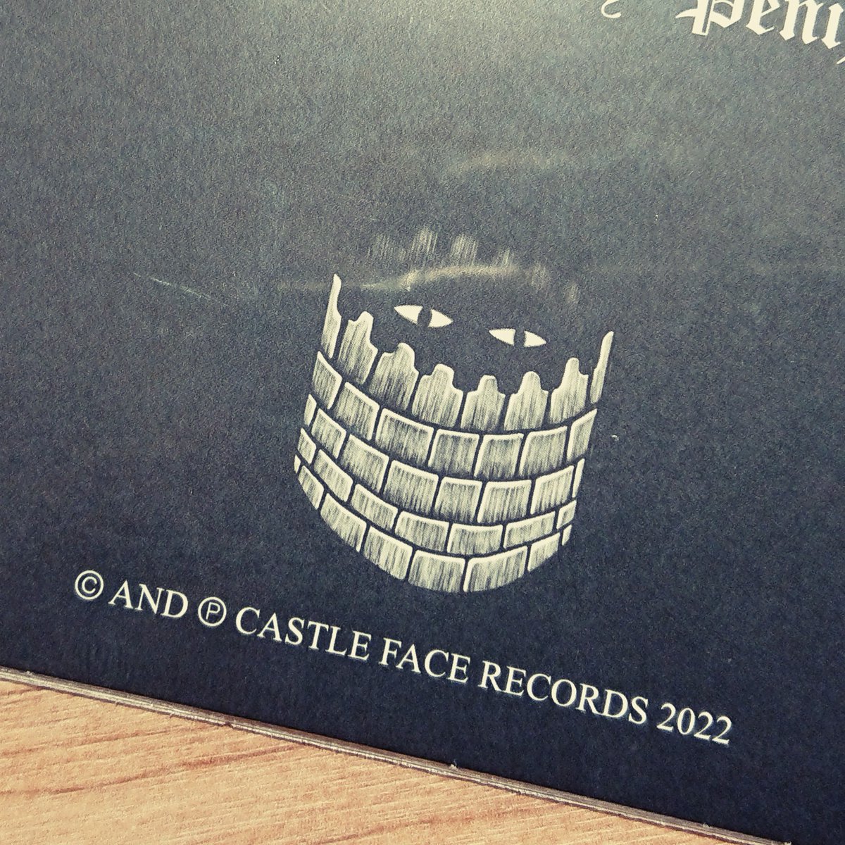 towervinyl's tweet photo. 【#Osees】サンフランシスコのガレージ・バンド、Osees最新作「A Foul Form」入荷しました～！奔放な彼らが今作で挑んだのはサイケデリック・パンク！相変わらずのカオスっぷりで鑑賞後の「ととのう」感がたまらない！今回のレーベルロゴもかわいい✨
https://t.co/7L8bOnixFJ
#TheeOhSees #CastleFace https://t.co/27e0MhcO0P