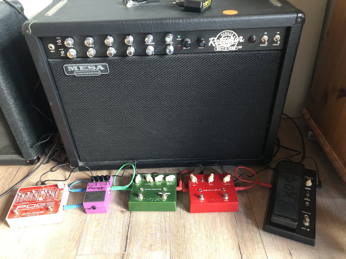 jobbais's tweet photo. Na bijna 10 jaar het maar weer eens uit de kast gehaald.
Ze zeggen dat je het nooit meer verleerd maar man man.. het valt vies tegen.
Eerst maar eens de snaren vervangen.
#ibanez #js1200  @ibanezofficial #guitargear https://t.co/QT1LCozLbr
