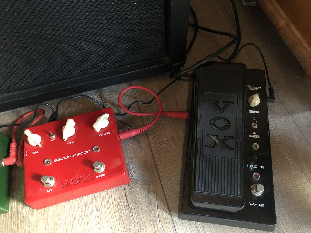jobbais's tweet photo. Na bijna 10 jaar het maar weer eens uit de kast gehaald.
Ze zeggen dat je het nooit meer verleerd maar man man.. het valt vies tegen.
Eerst maar eens de snaren vervangen.
#ibanez #js1200  @ibanezofficial #guitargear https://t.co/QT1LCozLbr