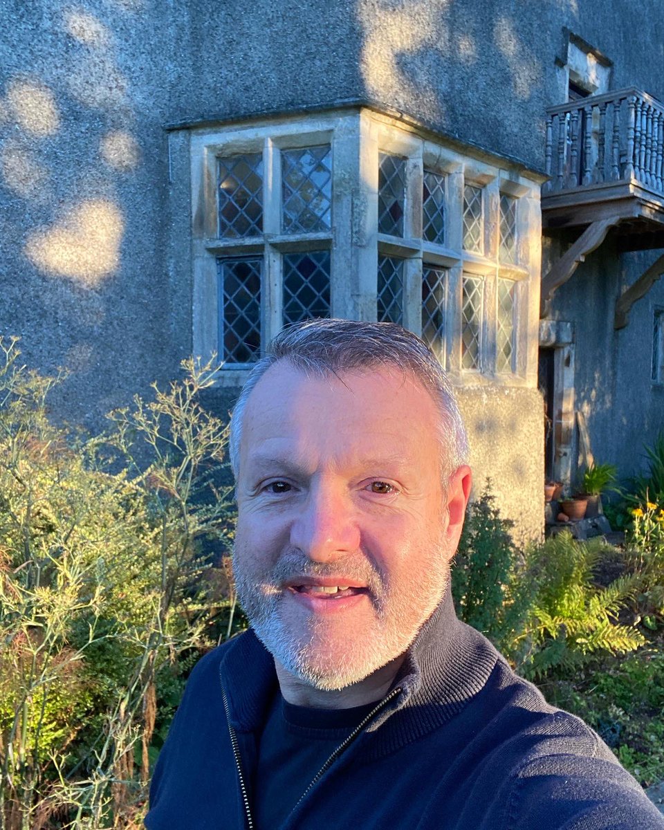 Paulgrey_FHH's tweet photo. Had a flying visit to @swarthmoorhall to check on the on-going works and meet the team. The hall looked so lovely bathed in the early morning sunshine 🌞
#historichouse #sunrise #cumbria #ulverston https://t.co/7DkUeQRRFY