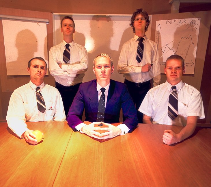 Vi minner om aksjonærmøtet på <a href="/MirLufthavna/">MIR</a> førstkommende lørdag kl. 18.00. Det blir kunstnerisk innslag kl. 21.30.