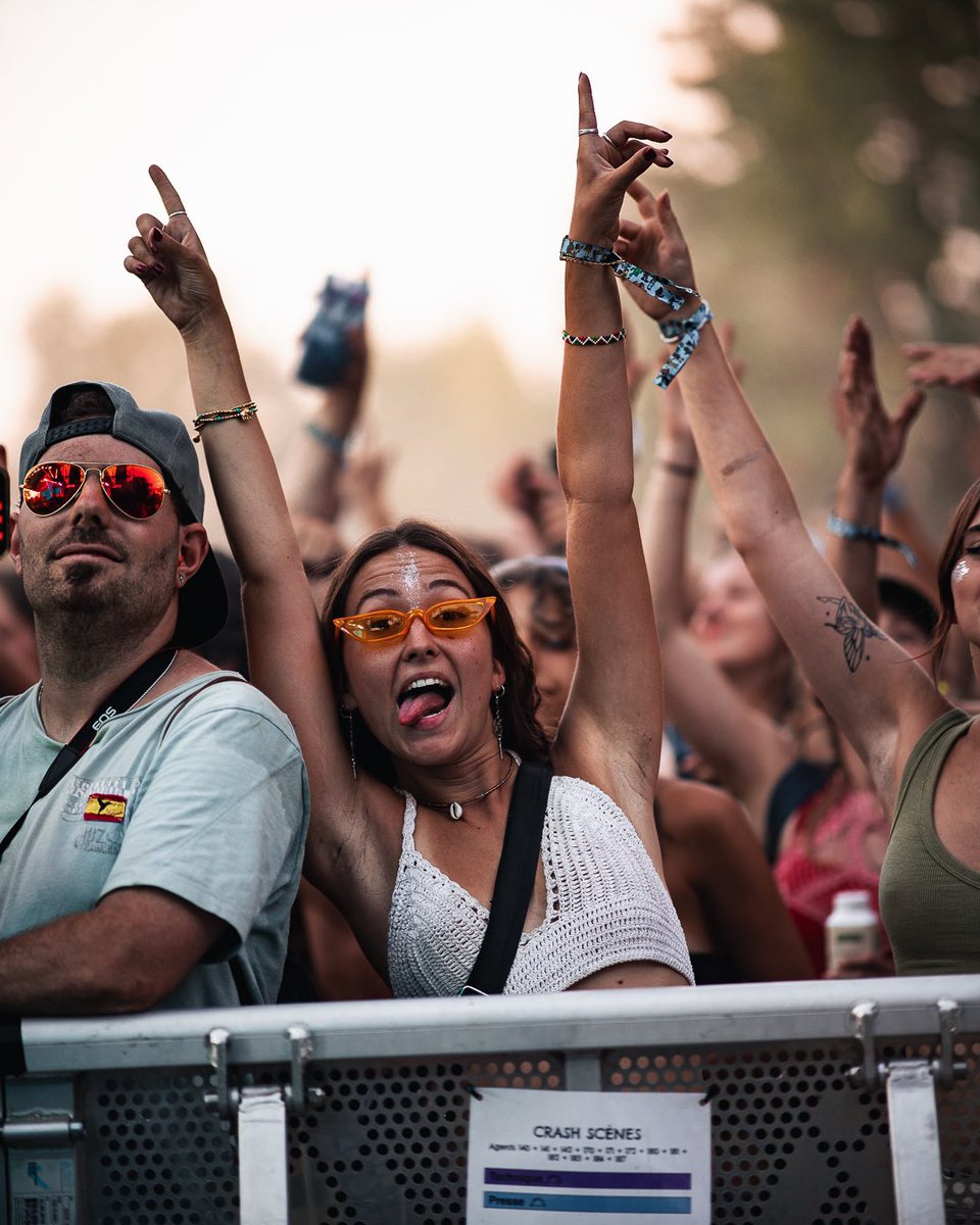 ThBeardedGemini's tweet photo. People of @elektric_park π€©
#frenchvisuals #frenchportraits #epk #festivalpeople https://t.co/Y6aDDotMD8
