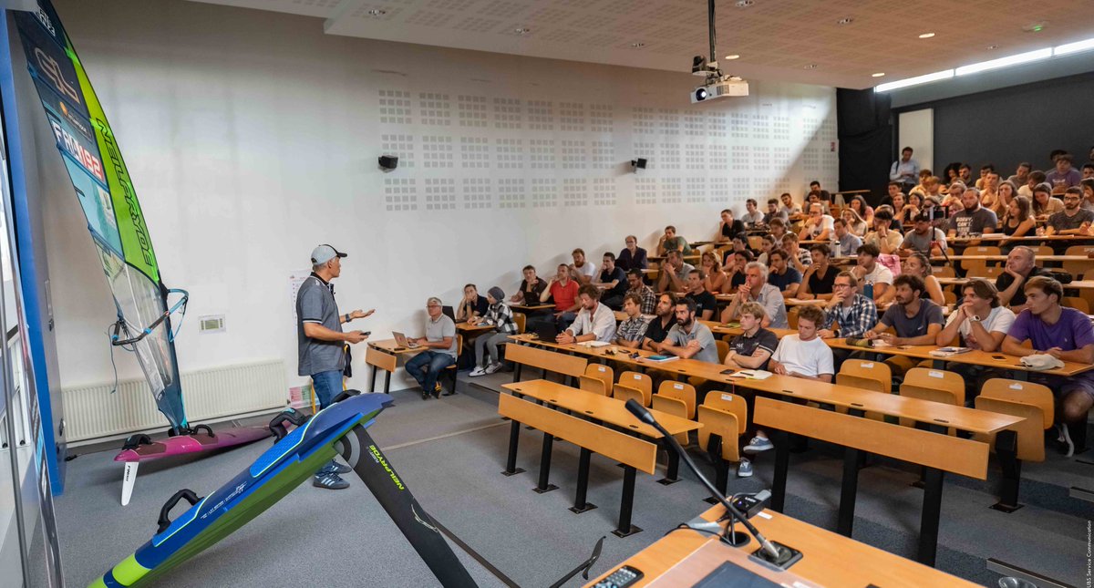 UBS_universite's tweet photo. 🌊Nouveau Master Ingénierie Marine : l'UBS s'associe au #ZephirProject / @marc_amerigo !

Performance sur l'eau au service de l'éco-conception et des énergies renouvelables : les étudiants vont proposer de nouveaux concepts d'équipement @antoinealbeaun 
👉 https://t.co/46EDtRv3Em https://t.co/J5LL1OTUXr