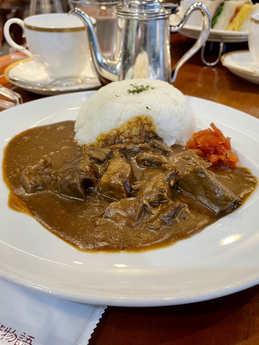 doraemon129_3cm's tweet photo. カレー曜日。うまうまビーフカレーは創業当時からのメニューらしい😋#神戸珈琲物語 #kobecoffee #青葉台 https://t.co/lm2ARmqsqN