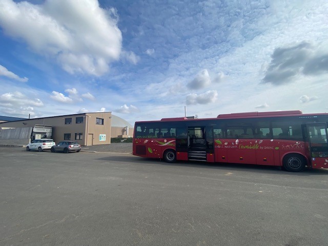 Le 15/09/2022, l'ALEPTE et les élus de l'EPT <a href="/terresdenvol/">@terresdenvol</a> ont eu l'opportunité de visiter le site de méthanisation ENERGIE VERTE ROISSY de Thieux dans le 77 ! <a href="/GRDF/">GRDF</a> nous a expliqué la production de biogaz via le processus de méthanisation. Ce site alimente 3 villes de l'EPT.