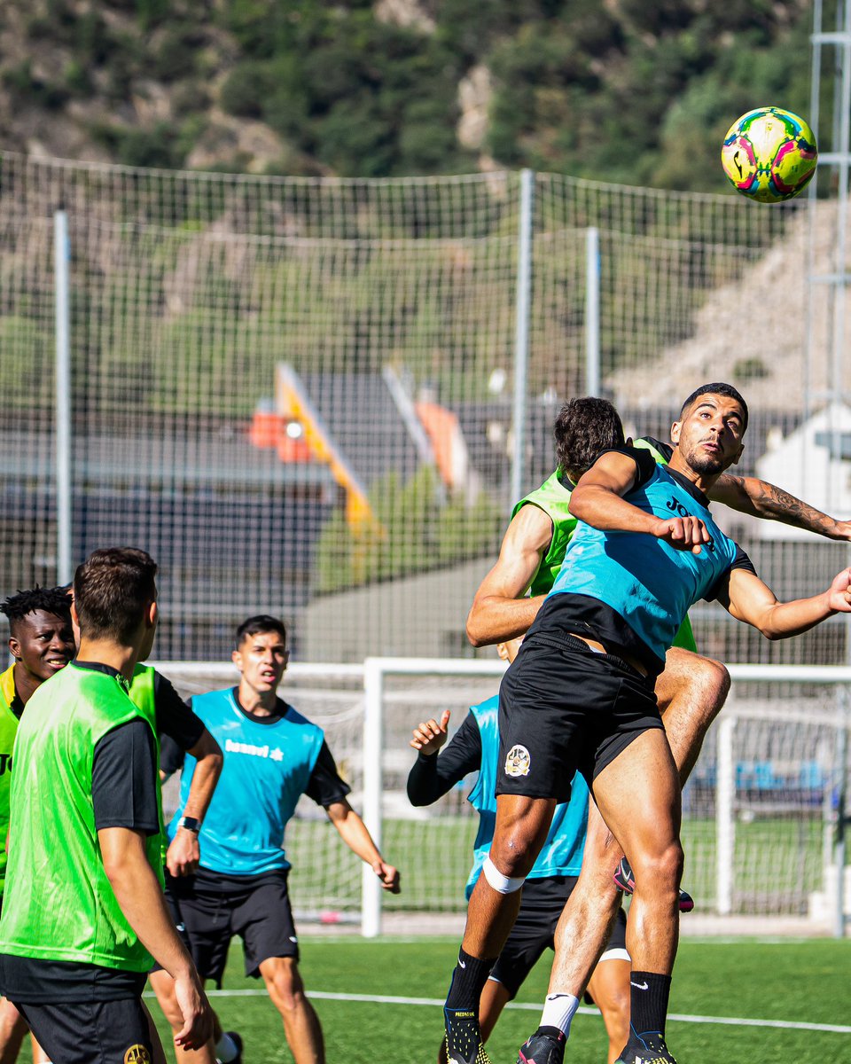 UE SANTA COLOMA tweet media