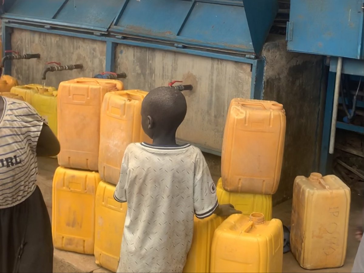 GERinSSD's tweet photo. Access to safe #water is a #HumanRight! On his visit to Torit, HoC @sruf saw progress in the rehabilitation of the treatment plant and new water kiosks being set up,  financed by 🇩🇪 #Germany. Thank you @unicefssudan for working with us towards #SDG6 in #SouthSudan 🇸🇸! #SSOT https://t.co/bNmajznNBw