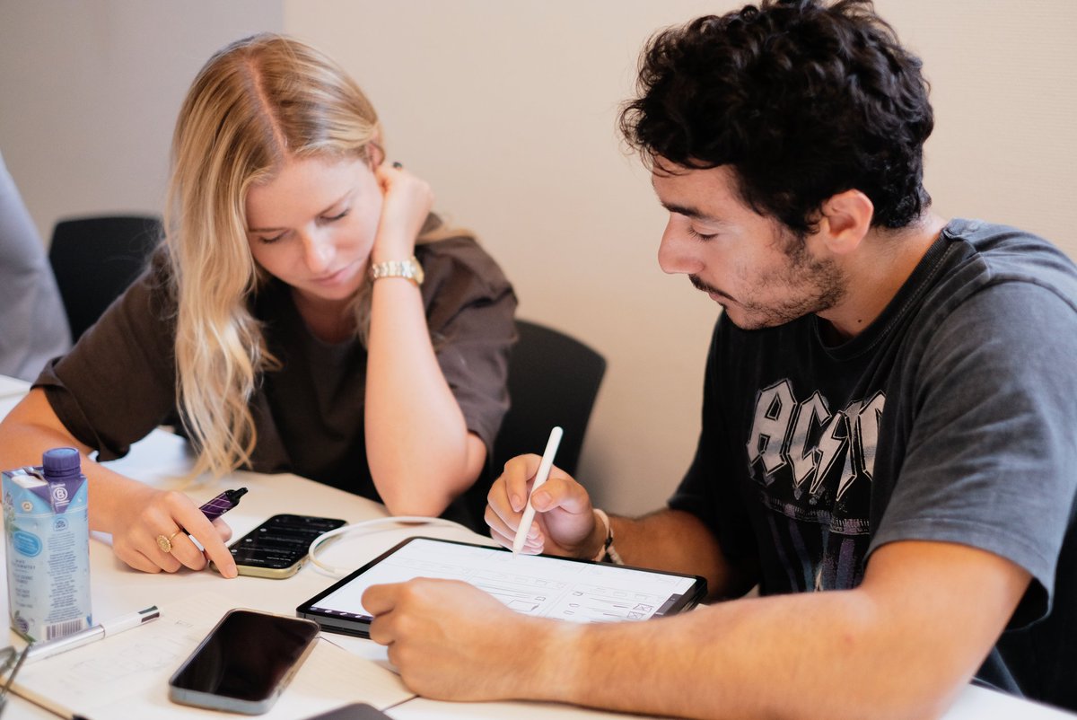 microdon_fr's tweet photo. #HACKADON 🚀
Aujourd'hui est le dernier jour de notre Hackathon solidaire : après 48h, les étudiants de l'@EEMI75 sont en train de présenter ce qu'ils ont produit pour @ESF_ONG @ProgrammeMalin @GamellesPleines & @FBB_Officiel @Terre_Humanisme @actume ✨ https://t.co/anTynmGtvM
