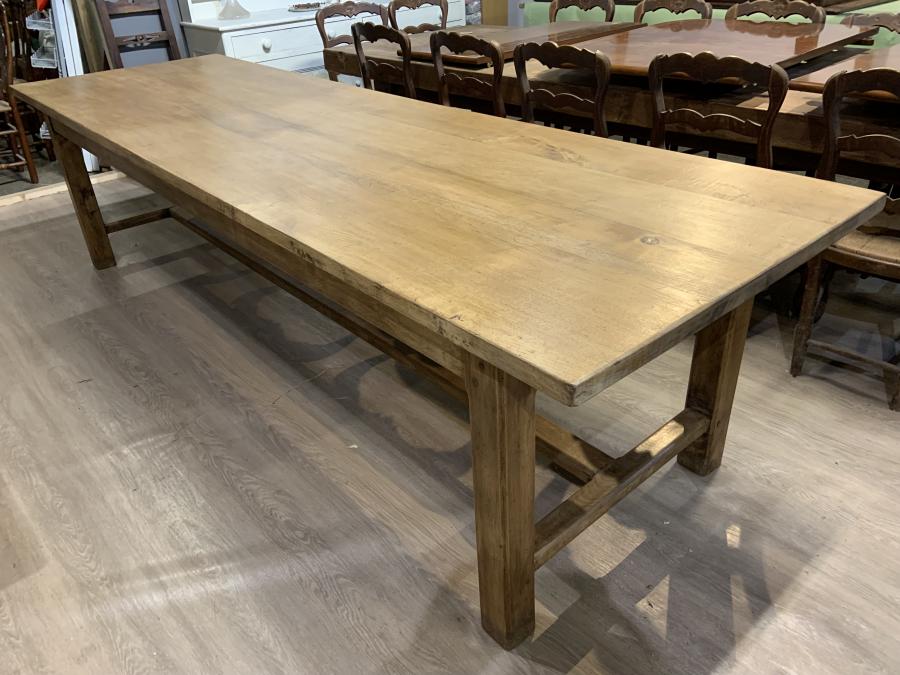 AntiqueTables1's tweet photo. Large Pale Oak Farmhouse Table
https://t.co/xDlS9rqMqB
#farmhousetable #antiquefarmhousetable #antiquetable #antique #furniture #ineriordesign https://t.co/wm6xgadBw4
