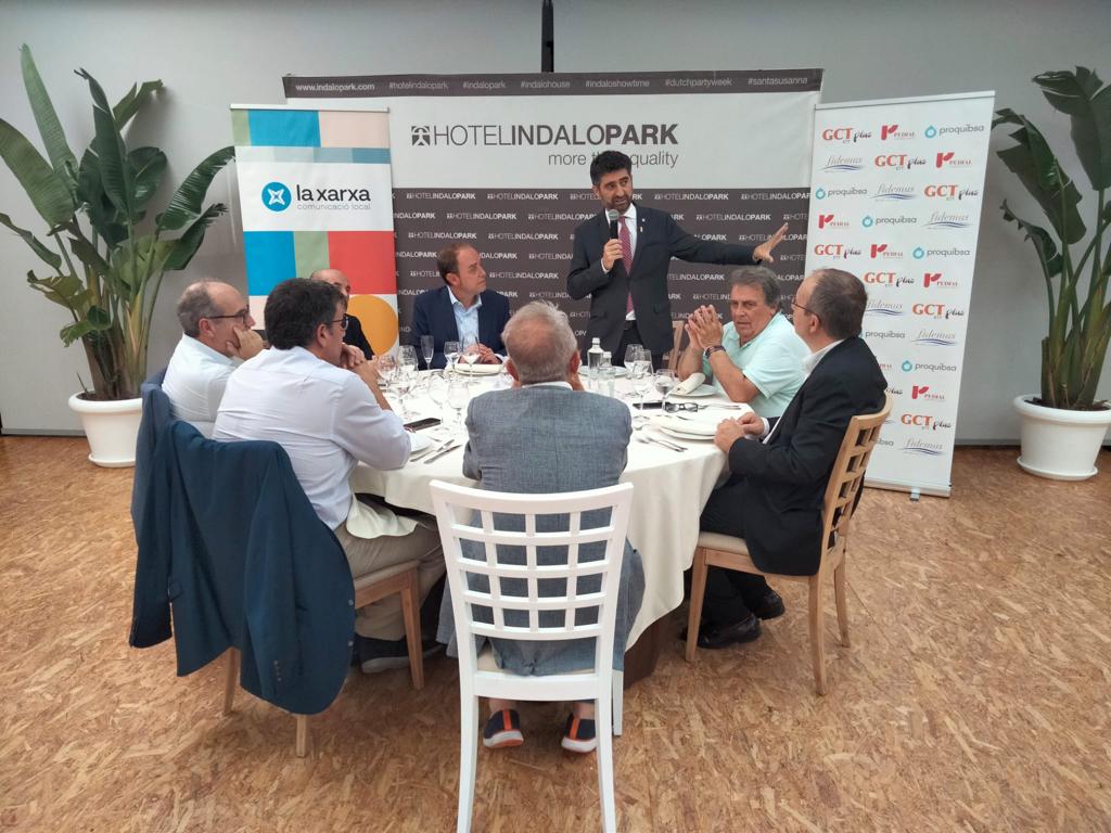 joancampolier's tweet photo. També ens vam reunir amb els empresaris de la zona per parlar de com està tot. El vaig veure molt receptiu. Penso que va ser una trobada interessant i útil.
#Santasusanna #projectesdefutur https://t.co/2ZmpCAuYJr