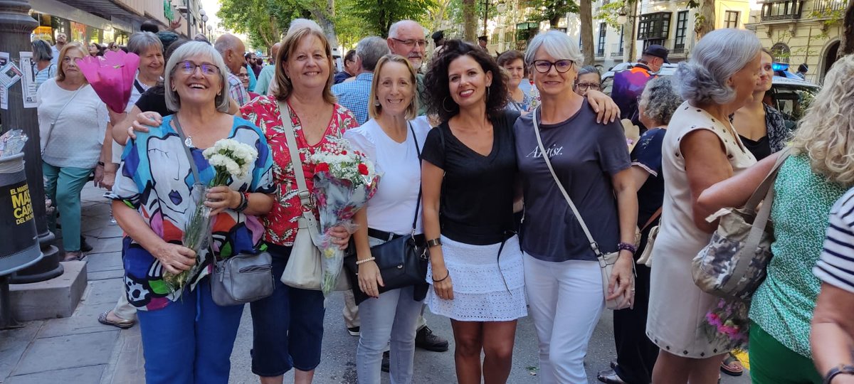 Con la Ofrenda floral a la Virgen, el equipo de M10F cumple la tradición y reinicia los encuentros con el movimiento asociativo. ¡Nunca falta! @ASOGRA_ @AngustiasGr #Granada #15DeSeptiembre @granadacofrade @aytogr